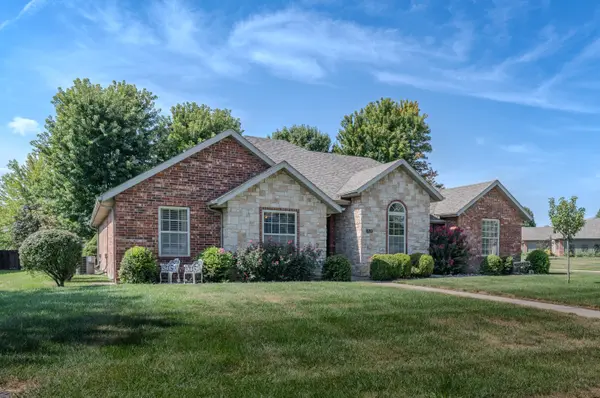 5621 N 10th AVE, Ozark, MO 65721