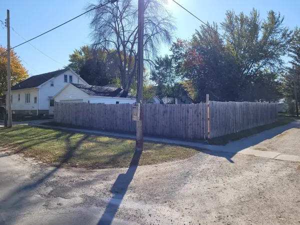 136 NE 5th AVE, Oelwein, IA 50662