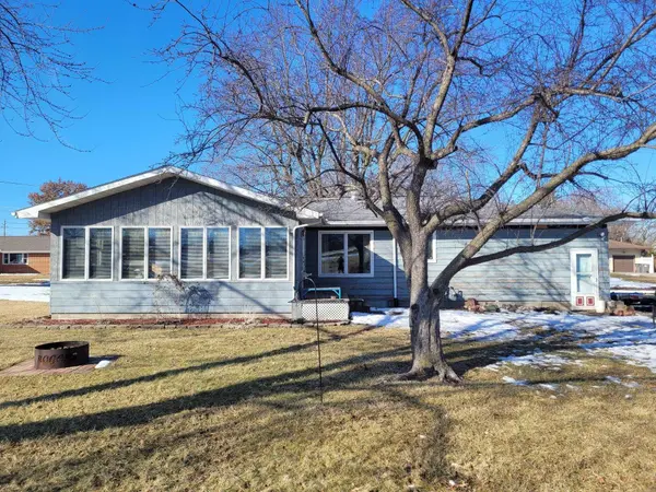 947 1st Ave SE, Oelwein, IA 50662