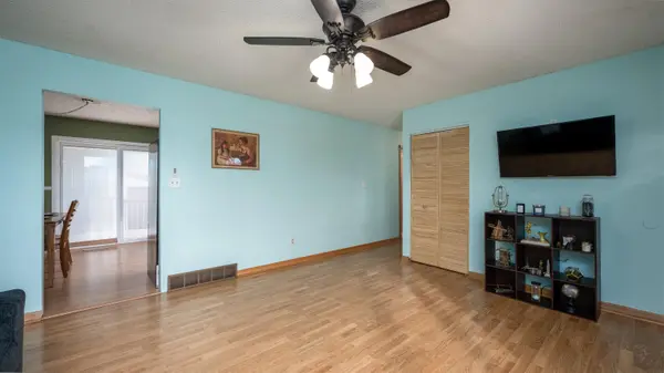 1517 Shultz St, Waterloo, IA 50707