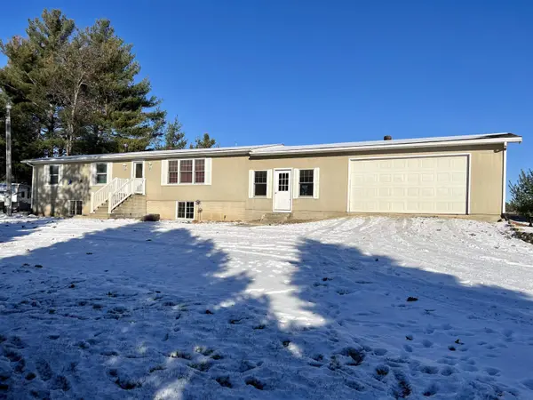 1997 235th ST, New Hampton, IA 50659