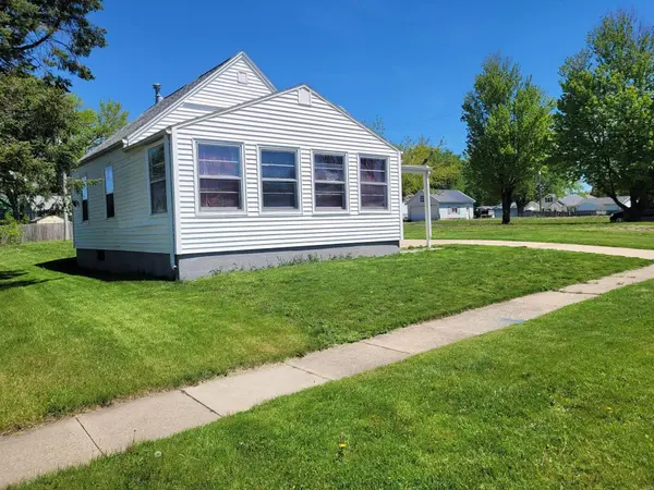 205 5th St. NW, Oelwein, IA 50662