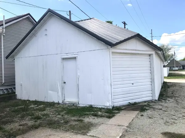 214 E Main ST, New Hampton, IA 50659