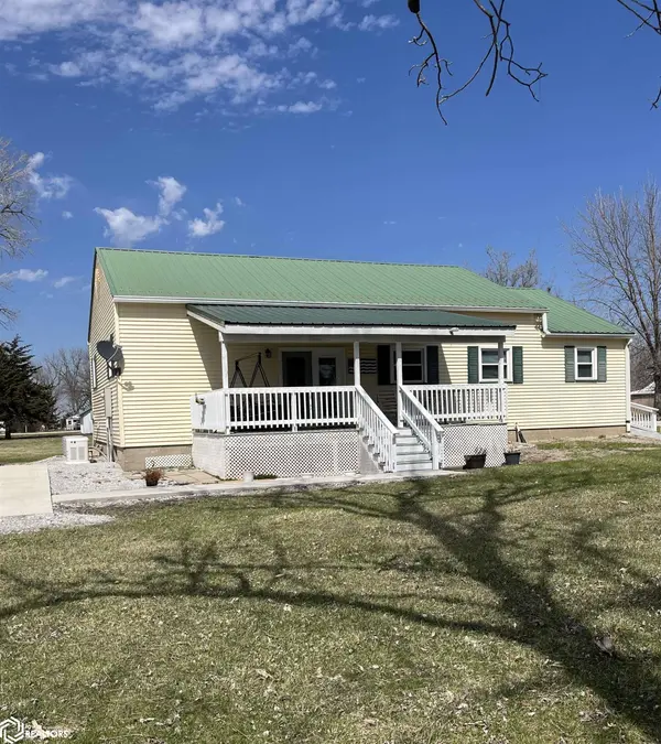 1080 & 1084 Linby DR, Packwood, IA 52580
