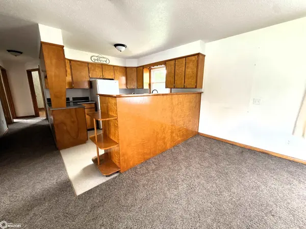 412 W Clark ST, North English, IA 52316