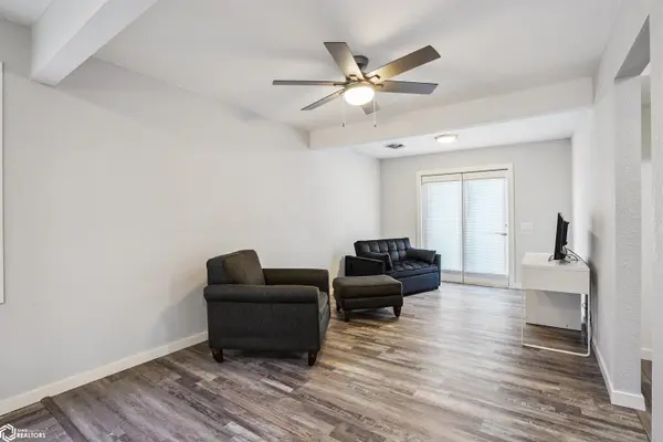 9 1st ST, Collins, IA 50055