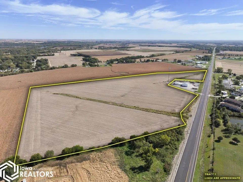 5599 Washington St., Waterloo, IA 50702