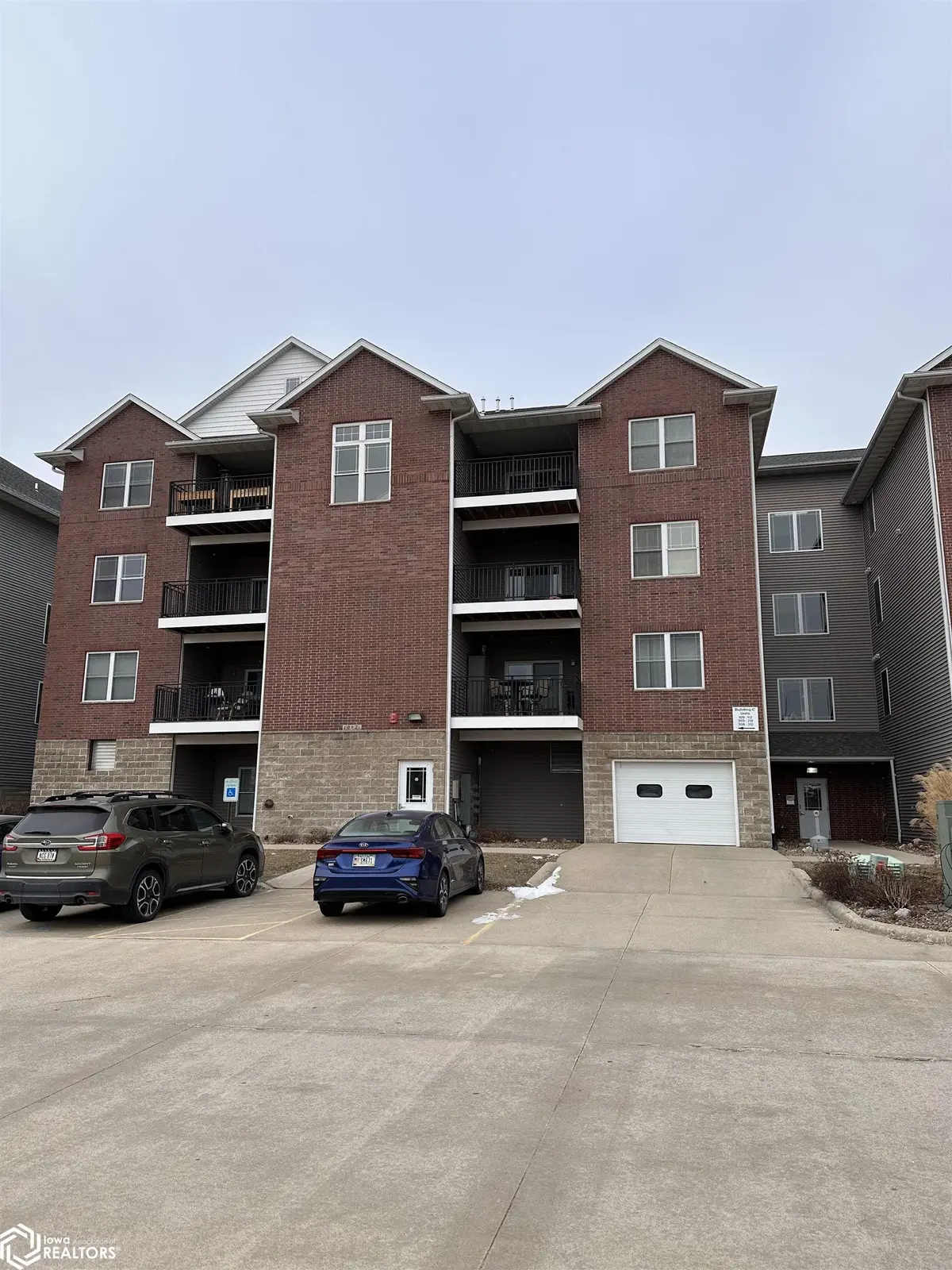 1092 Walnut AVE #209, Riverside, IA 52327