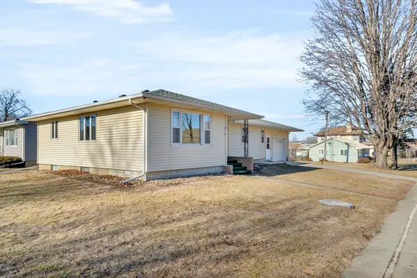 235 S Washington AVE, Fredericksburg, IA 50630
