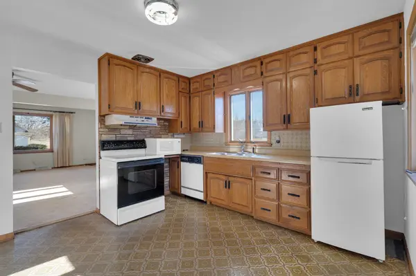 235 S Washington AVE, Fredericksburg, IA 50630