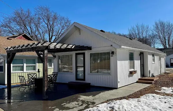 120 Mars Hill DR, Clear Lake, IA 50428