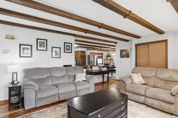 212 S SHEAKLEY AVE, New Hampton, IA 50659