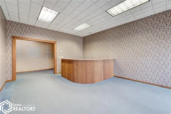 309 & 322 South ST, Pella, IA 50219