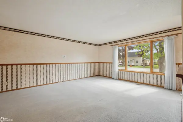 301 May ST, Radcliffe, IA 50230