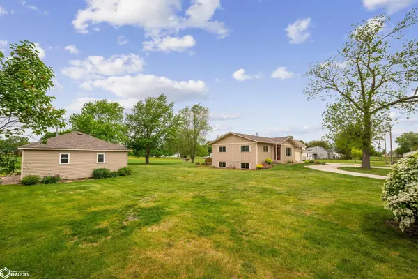 301 May ST, Radcliffe, IA 50230