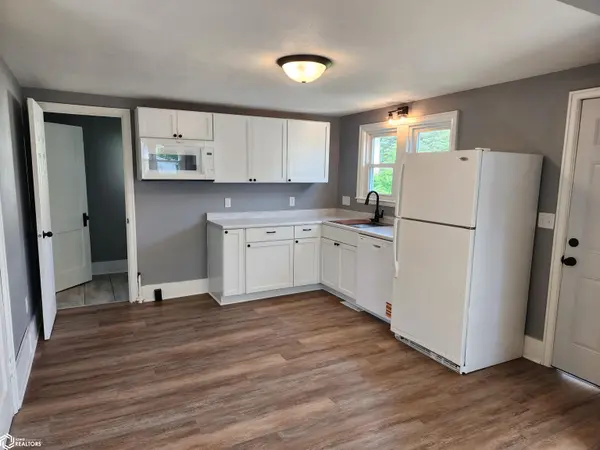 512 E Washington ST, Exira, IA 50076