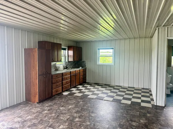 21222 Acorn AVE, Milton, IA 52570