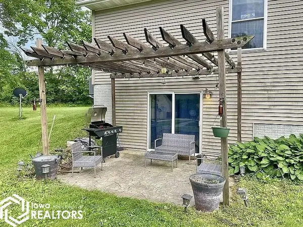 315 S Clark ST, Lamoni, IA 50140