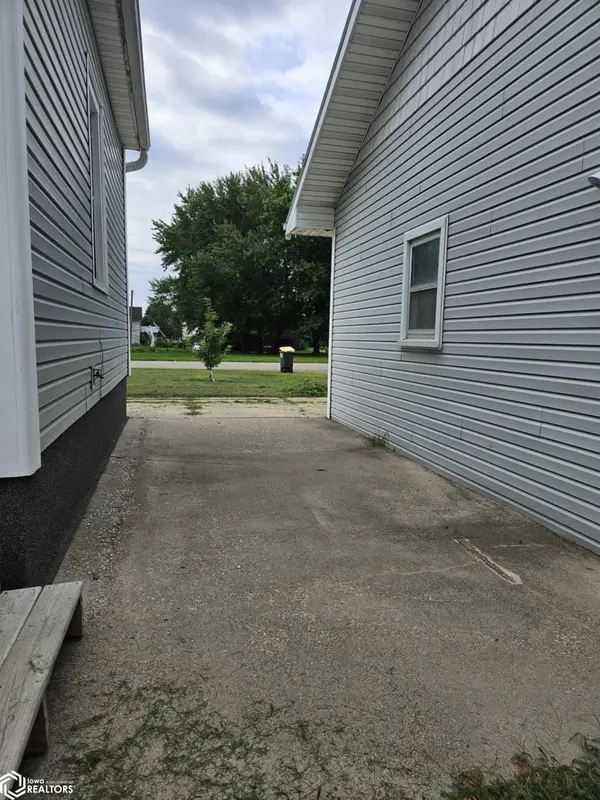 209 Locust ST, Williams, IA 50271