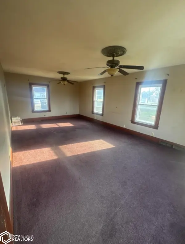 390 E Patrick ST, Dougherty, IA 50433