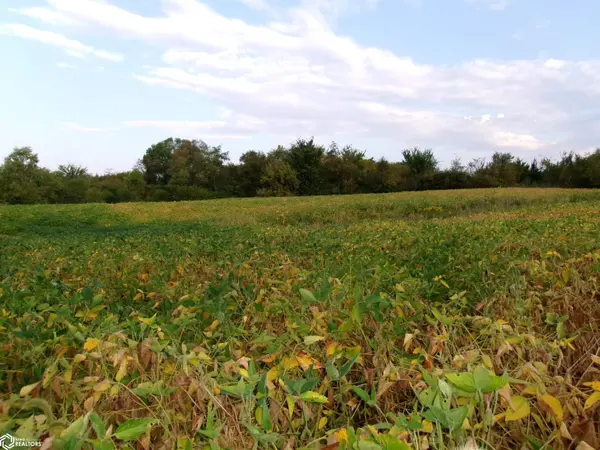 3147 Thayer Lake Road, Thayer, IA 50254
