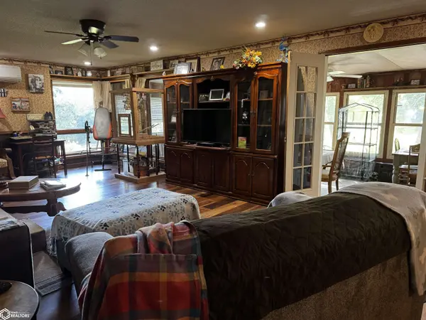 11612 Rte V64, Douds, IA 52551