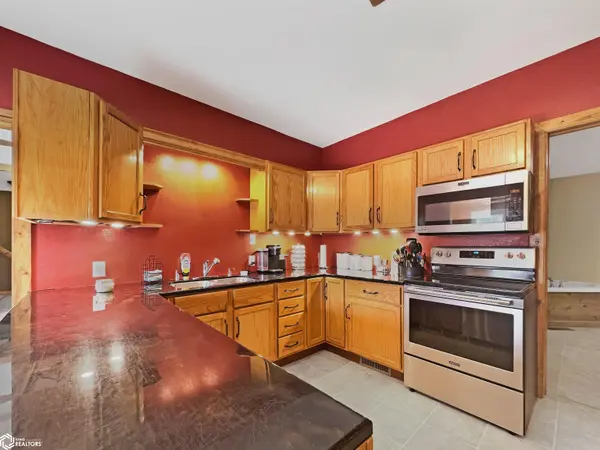 208 Grant ST, Coulter, IA 50431