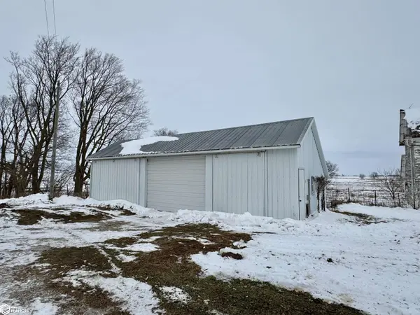 3858 Dakota Ave, Gowrie, IA 50543