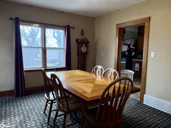202 Grand ST, Guthrie Center, IA 50115