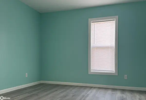 306 N 1St ST, Delta, IA 52550