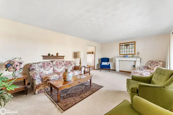 109 N Jefferson ST, Grandview, IA 52752