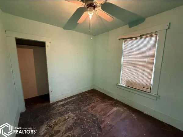 209 E Veterans RD, Laurens, IA 50554