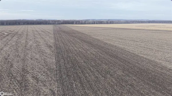 32239 Orchid LN, Parkersburg, IA 50665