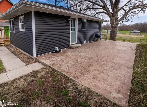 75 Metcalf ST, Maxwell, IA 50161