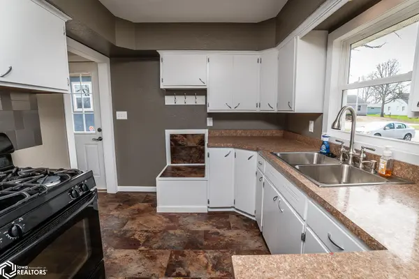 75 Metcalf ST, Maxwell, IA 50161