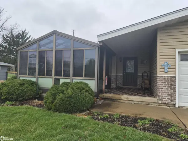 970 Jasper AVE, Kellogg, IA 50135