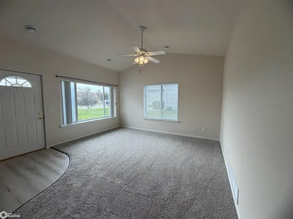 502 1/2 Crestview DR, Le Grand, IA 50142
