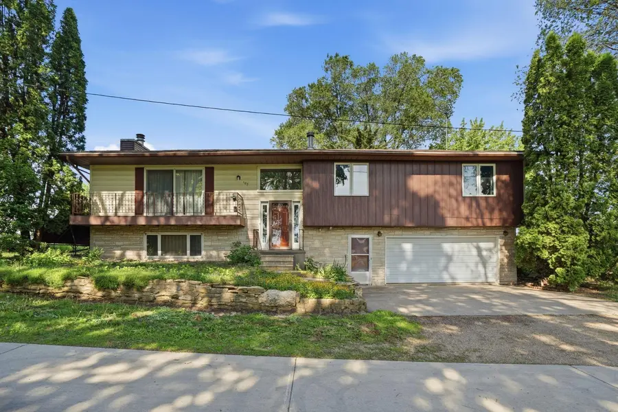 105 N EAST St, Lawler, IA 52154