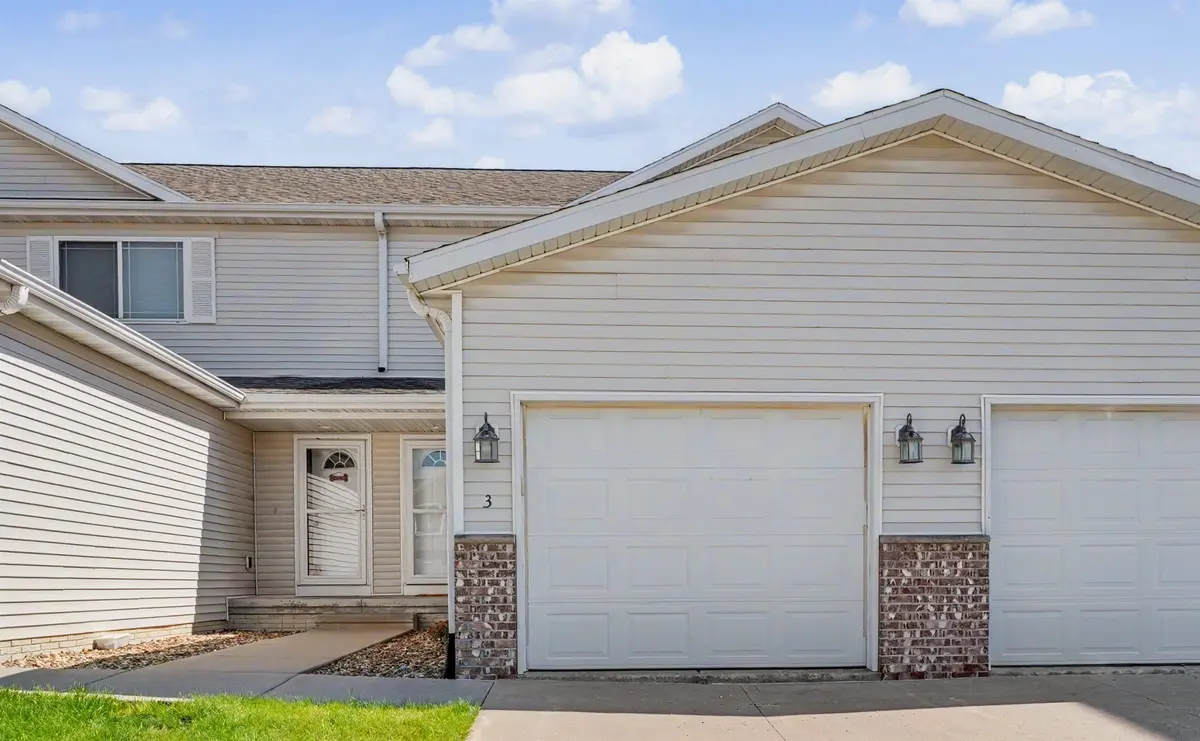 4828 Algonquin DR #3, Cedar Falls, IA 50613