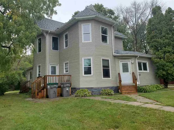 812 N Frederick, Oelwein, IA 50662
