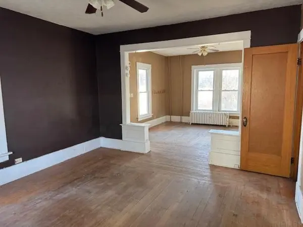 904 Sherman ST, Dysart, IA 52224