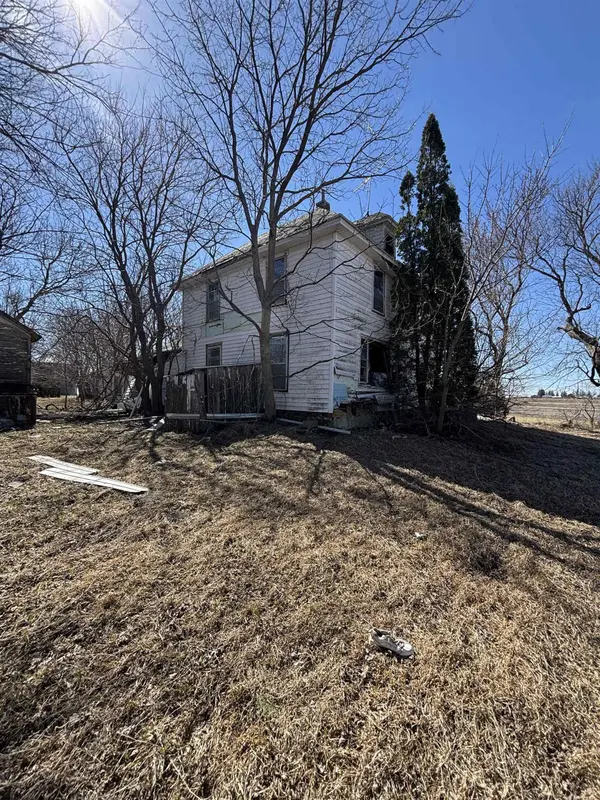 6835 80th ST, Arlington, IA 50606