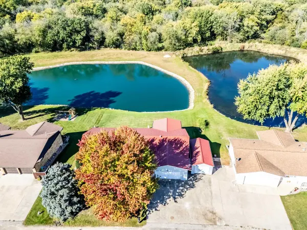 410 Lakeside DR, Fairbank, IA 50629