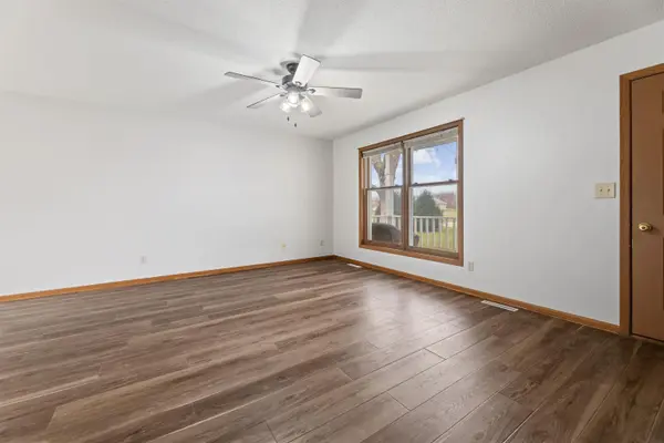 208 Largo DR, Spillville, IA 52168