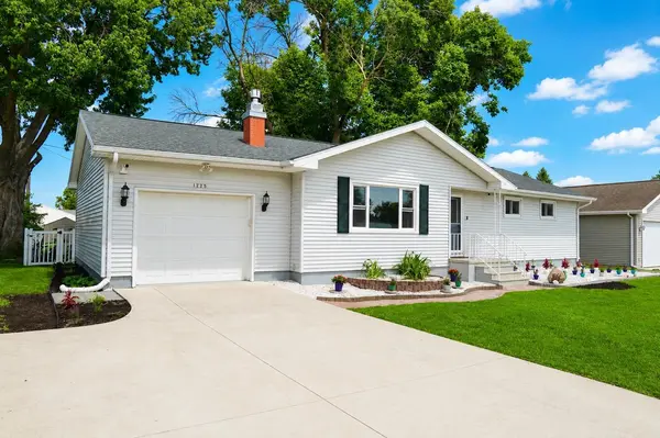 1225 5th. ST, Jesup, IA 50648