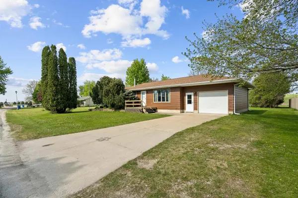 629 West ST, Plainfield, IA 50666