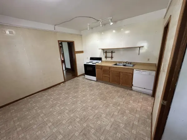 550 N 1st ST, Maynard, IA 50655