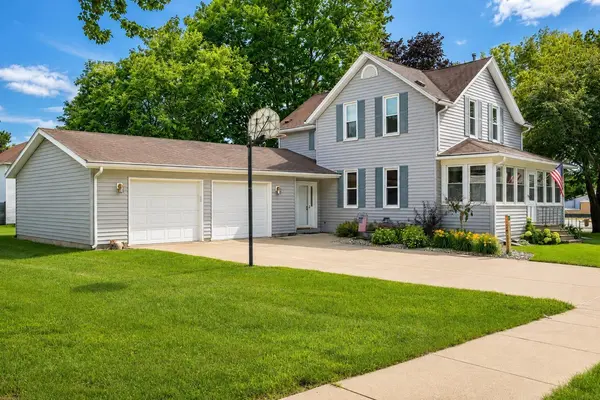 129 Washington, Denver, IA 50622