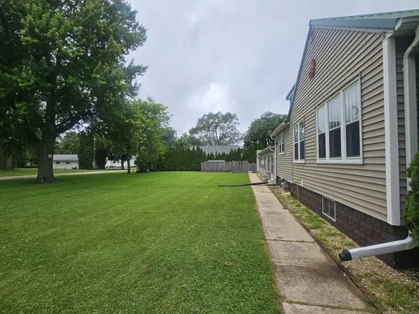 14 7th Ave SW, Oelwein, IA 50662