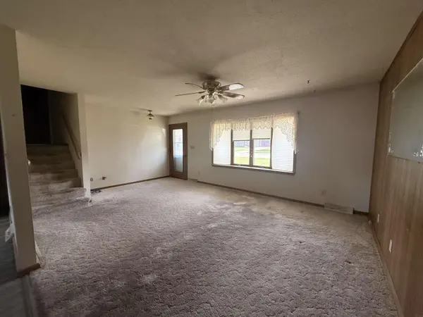 1144 Ainsworth ST, Jesup, IA 50648